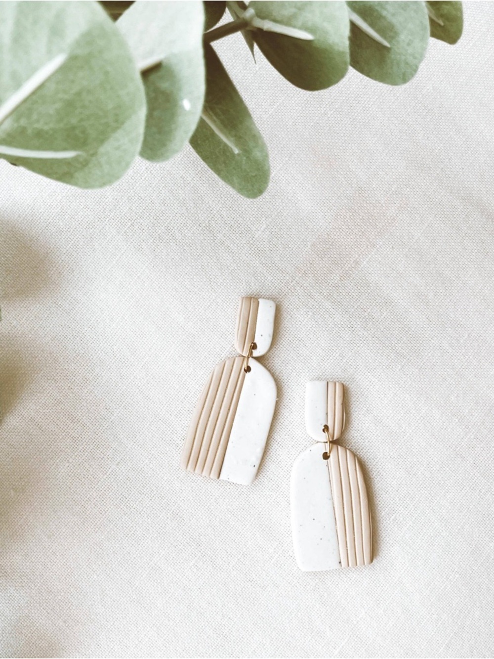 Minimal Two-Tone Clay Dangle Earrings - Cream & Beige